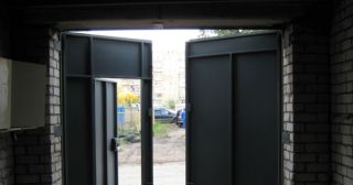 Купить гаражные ворота распашные Королев, цена от 3923 руб.
